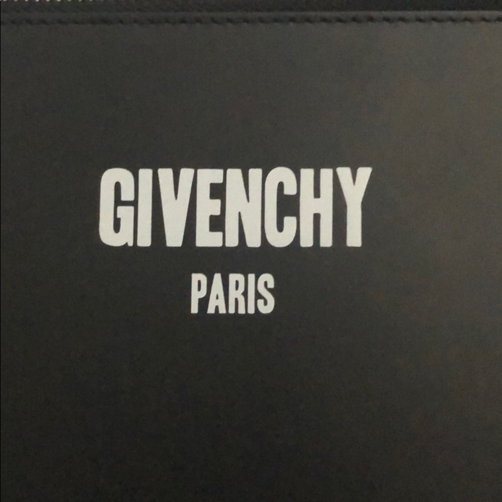 NEW Givenchy black zippered clutch bag - Picture 3 of 9